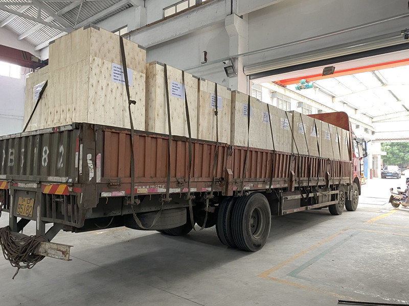 Últimos blogs da empresa sobre 17 trituradores universais dos grupos e moinho de Fitz pronto para o navio a Tailândia